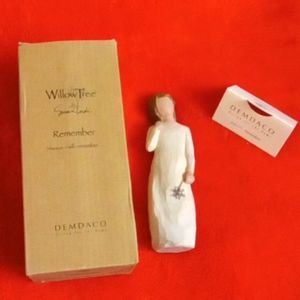 Willow tree figurine Remember